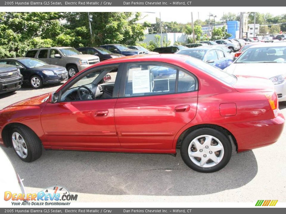 2005 Hyundai Elantra GLS Sedan Electric Red Metallic / Gray Photo #8