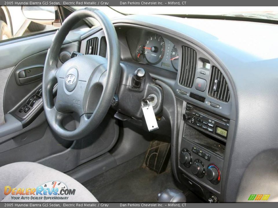 2005 Hyundai Elantra GLS Sedan Electric Red Metallic / Gray Photo #10