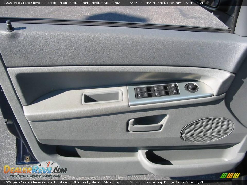 2006 Jeep Grand Cherokee Laredo Midnight Blue Pearl / Medium Slate Gray Photo #10