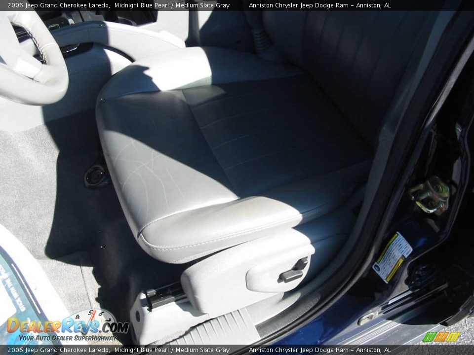 2006 Jeep Grand Cherokee Laredo Midnight Blue Pearl / Medium Slate Gray Photo #11