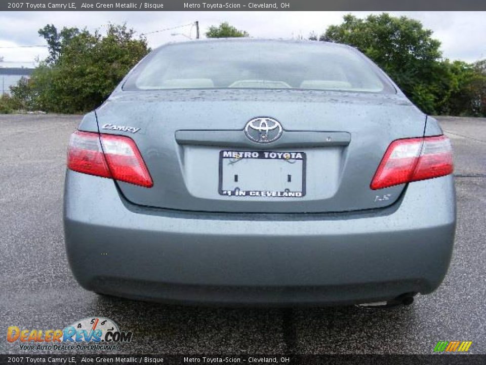 2007 Toyota Camry LE Aloe Green Metallic / Bisque Photo #4