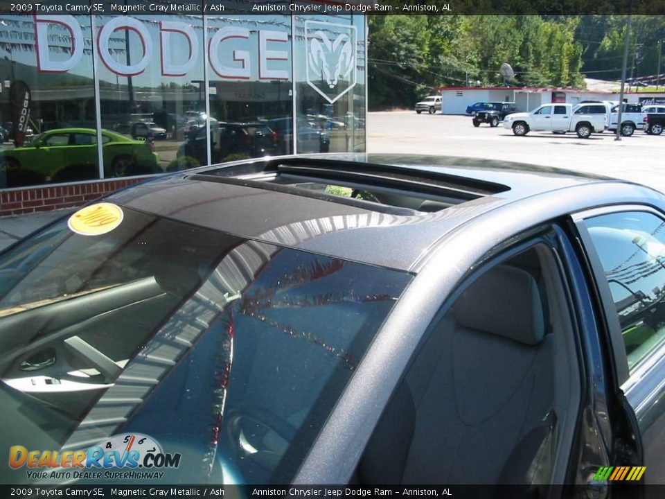 2009 Toyota Camry SE Magnetic Gray Metallic / Ash Photo #9