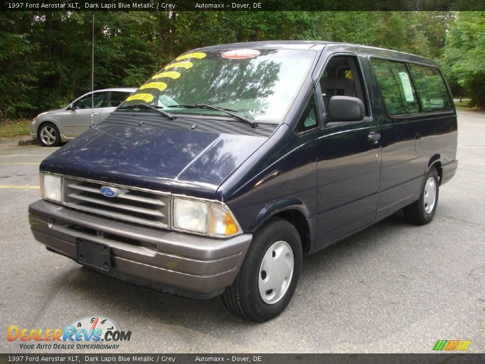 Front 3/4 View of 1997 Ford Aerostar XLT Photo #1