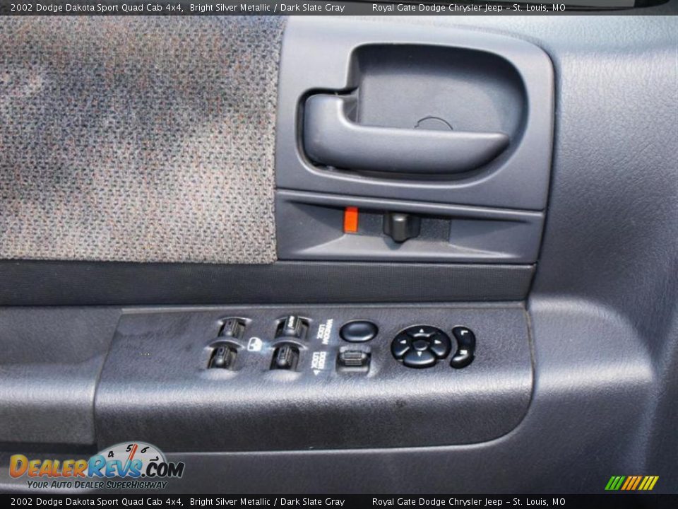 2002 Dodge Dakota Sport Quad Cab 4x4 Bright Silver Metallic / Dark Slate Gray Photo #15