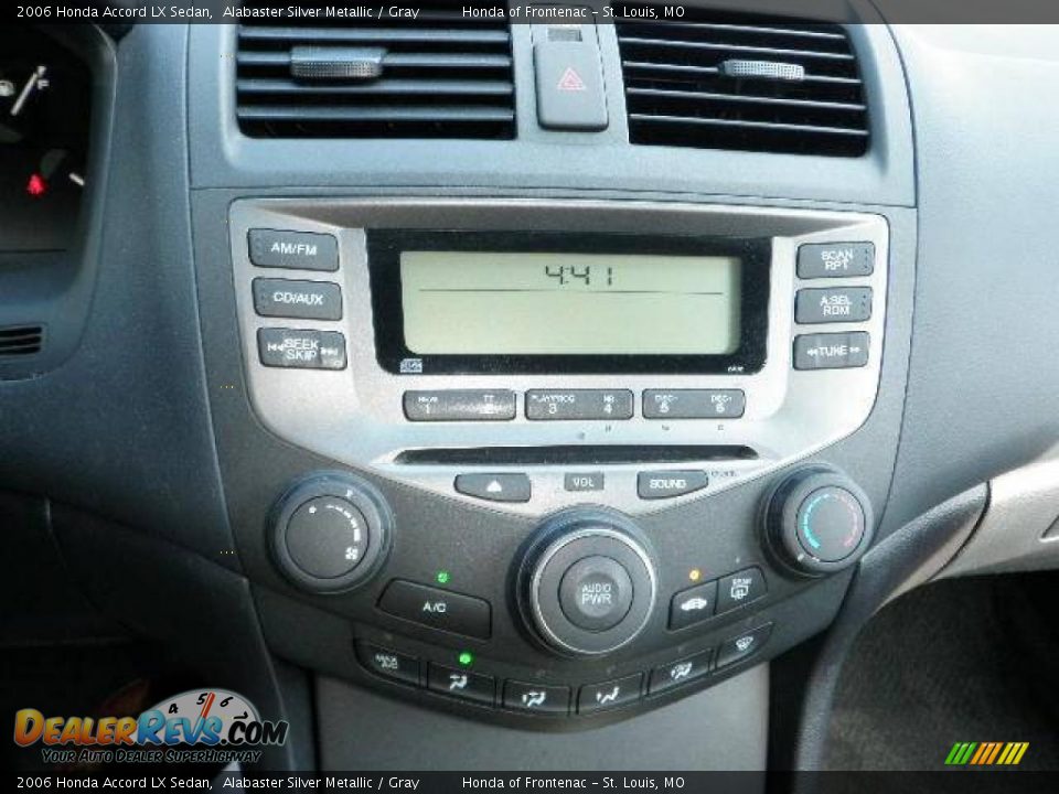 2006 Honda Accord LX Sedan Alabaster Silver Metallic / Gray Photo #15