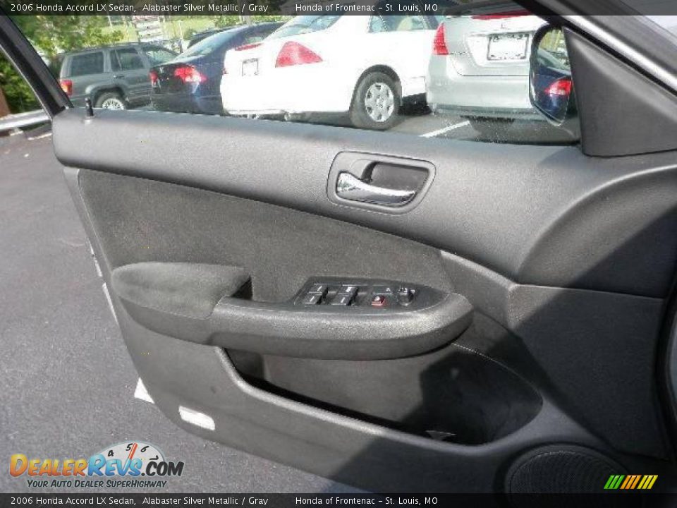 2006 Honda Accord LX Sedan Alabaster Silver Metallic / Gray Photo #17
