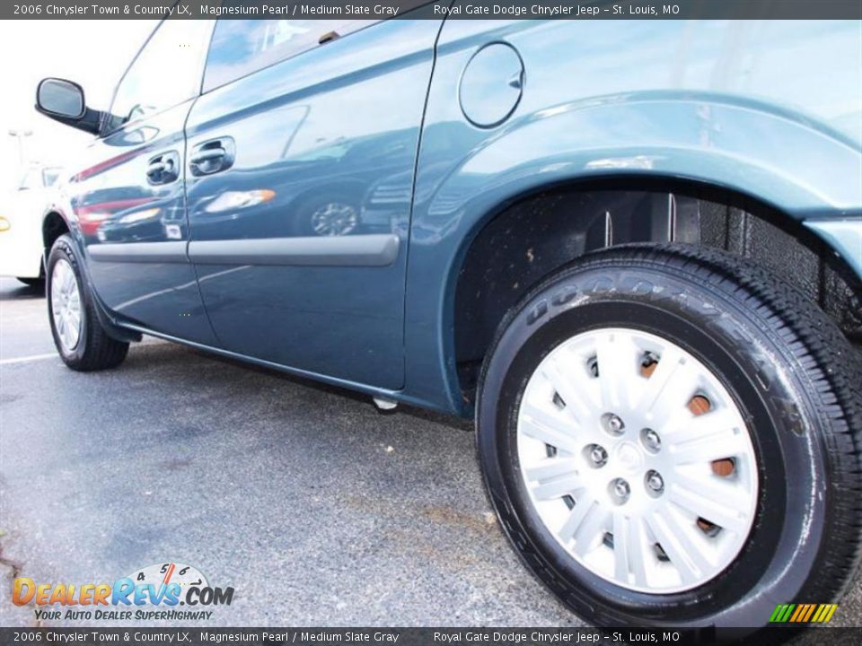 2006 Chrysler Town & Country LX Magnesium Pearl / Medium Slate Gray Photo #4
