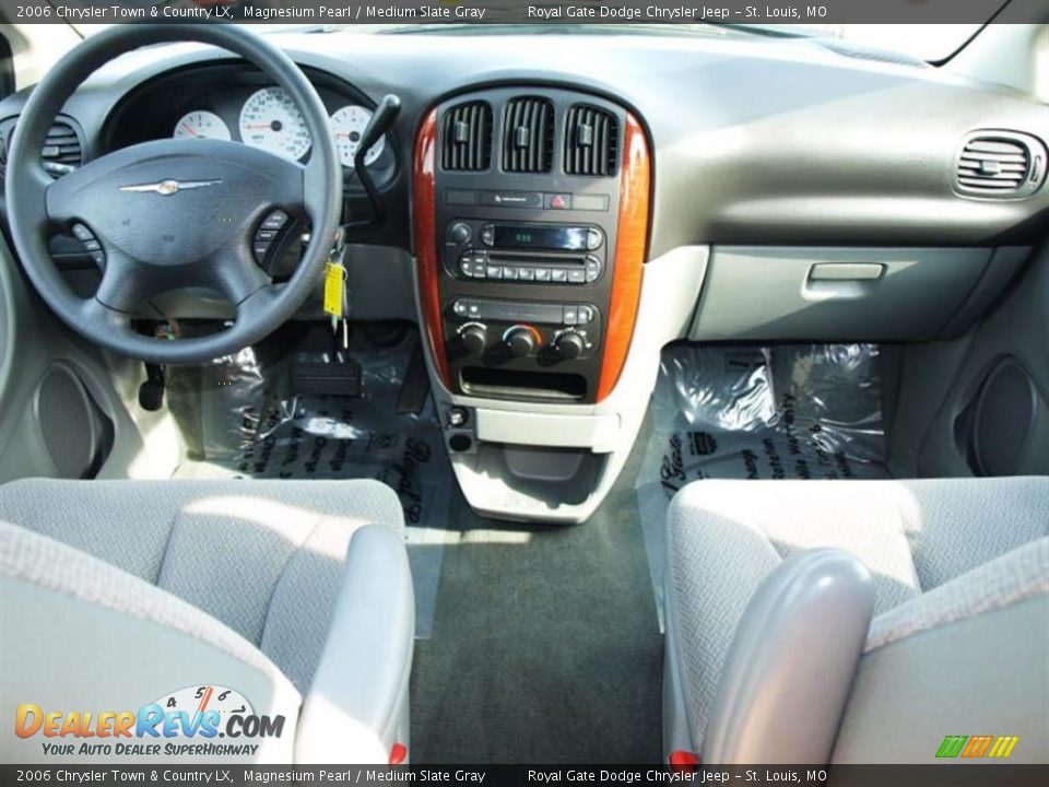 2006 Chrysler Town & Country LX Magnesium Pearl / Medium Slate Gray Photo #10
