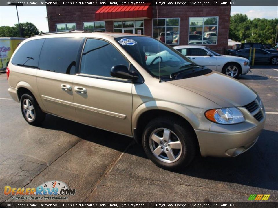 2007 Dodge Grand Caravan SXT Linen Gold Metallic / Dark Khaki/Light Graystone Photo #1
