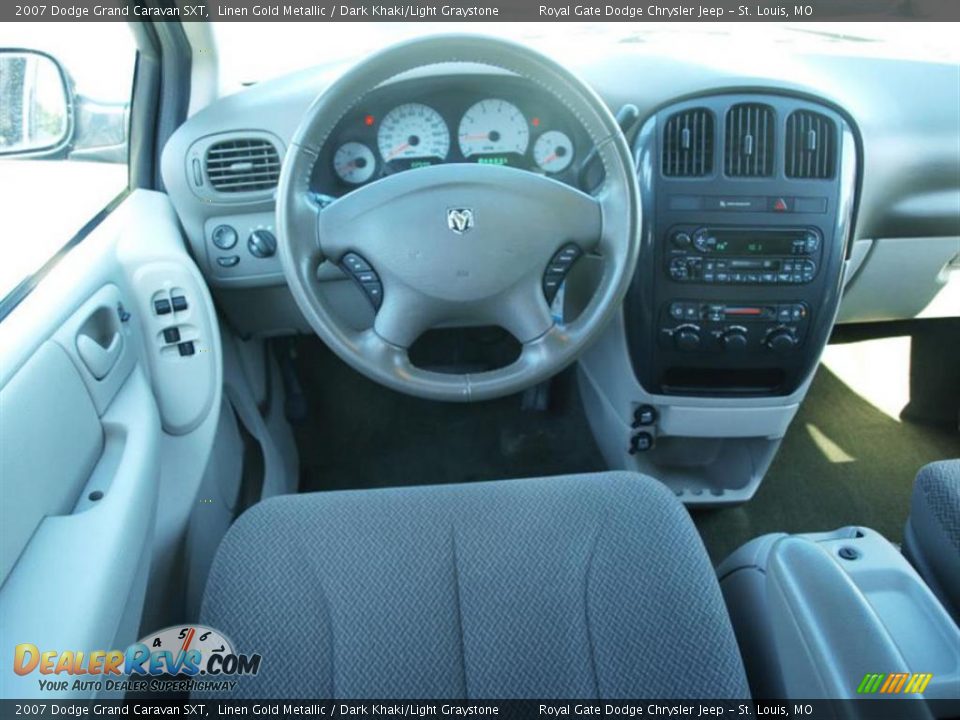 2007 Dodge Grand Caravan SXT Linen Gold Metallic / Dark Khaki/Light Graystone Photo #7