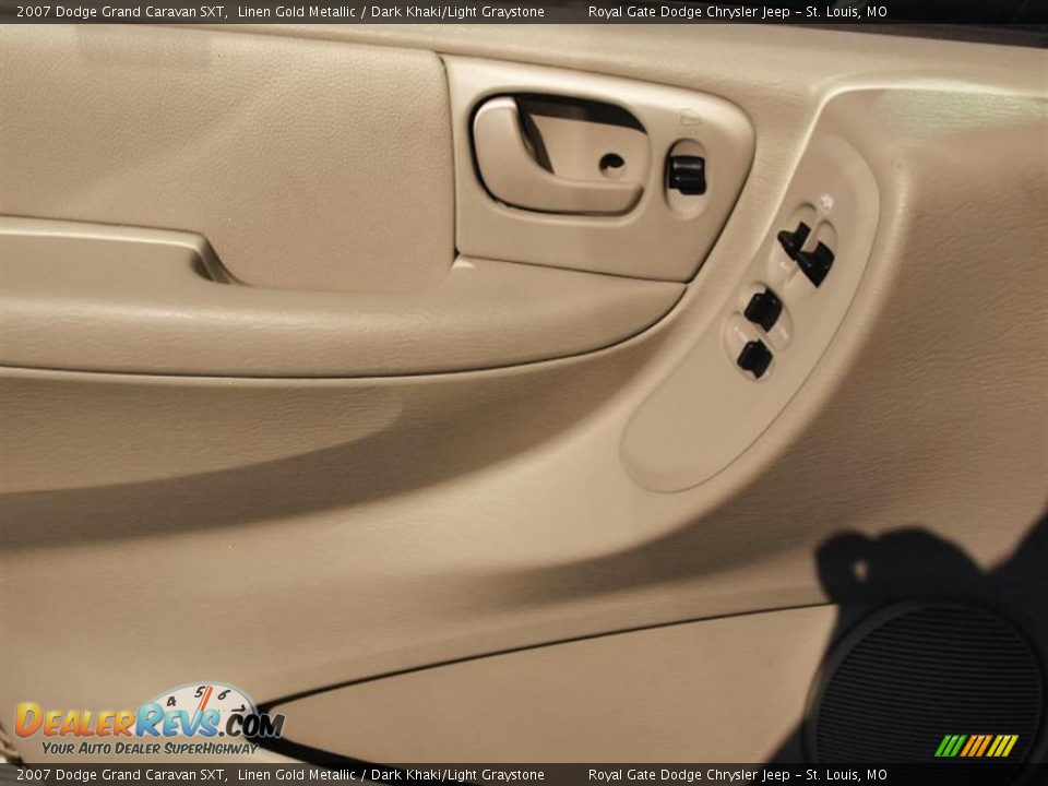 2007 Dodge Grand Caravan SXT Linen Gold Metallic / Dark Khaki/Light Graystone Photo #12