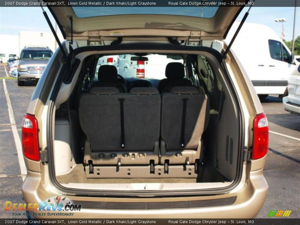 2007 Dodge Grand Caravan SXT Linen Gold Metallic / Dark Khaki/Light Graystone Photo #15