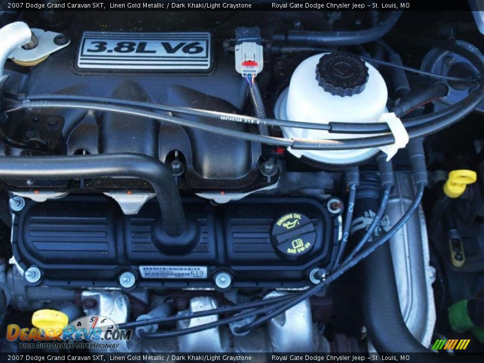 2007 Dodge Grand Caravan SXT Linen Gold Metallic / Dark Khaki/Light Graystone Photo #16