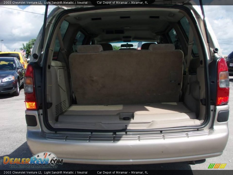 2003 Chevrolet Venture LS Light Sandrift Metallic / Neutral Photo #5