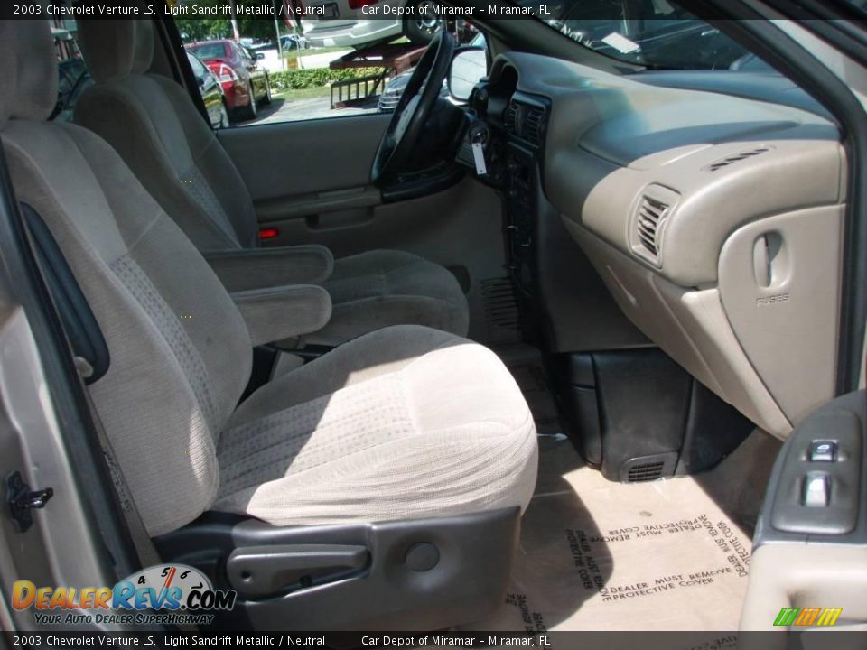2003 Chevrolet Venture LS Light Sandrift Metallic / Neutral Photo #12
