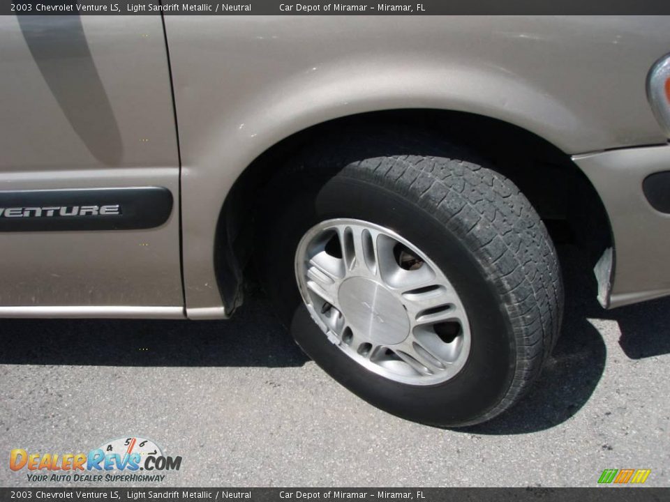 2003 Chevrolet Venture LS Light Sandrift Metallic / Neutral Photo #16