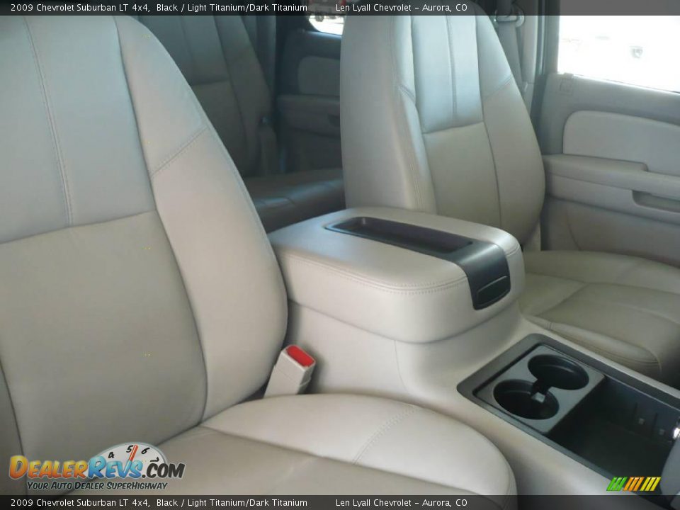 2009 Chevrolet Suburban LT 4x4 Black / Light Titanium/Dark Titanium Photo #16