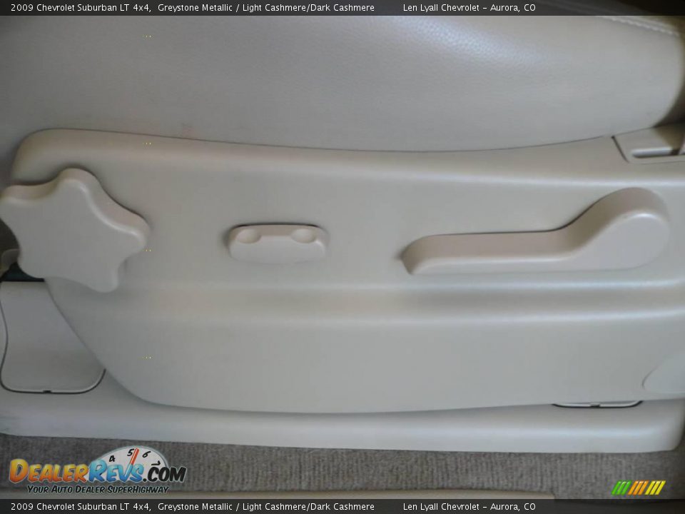 2009 Chevrolet Suburban LT 4x4 Greystone Metallic / Light Cashmere/Dark Cashmere Photo #28