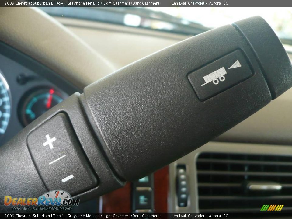 2009 Chevrolet Suburban LT 4x4 Greystone Metallic / Light Cashmere/Dark Cashmere Photo #32