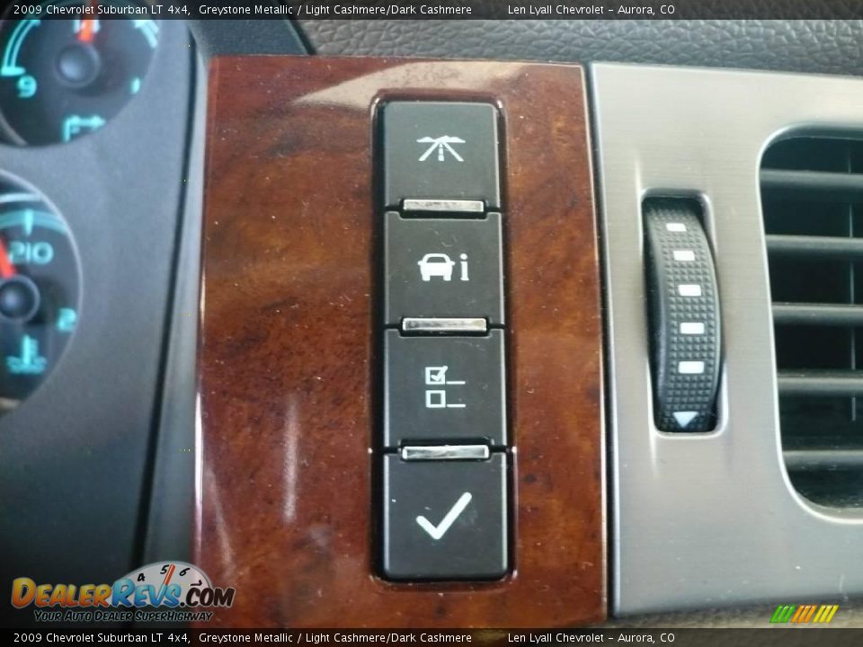 2009 Chevrolet Suburban LT 4x4 Greystone Metallic / Light Cashmere/Dark Cashmere Photo #33
