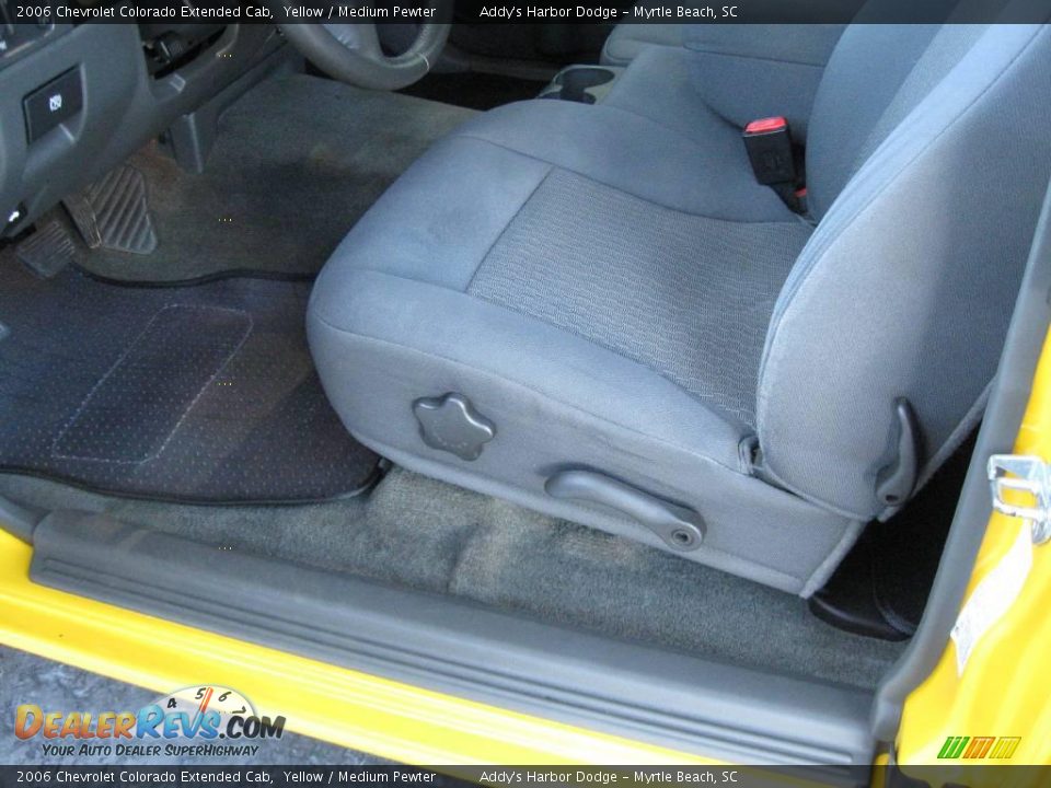 2006 Chevrolet Colorado Extended Cab Yellow / Medium Pewter Photo #13