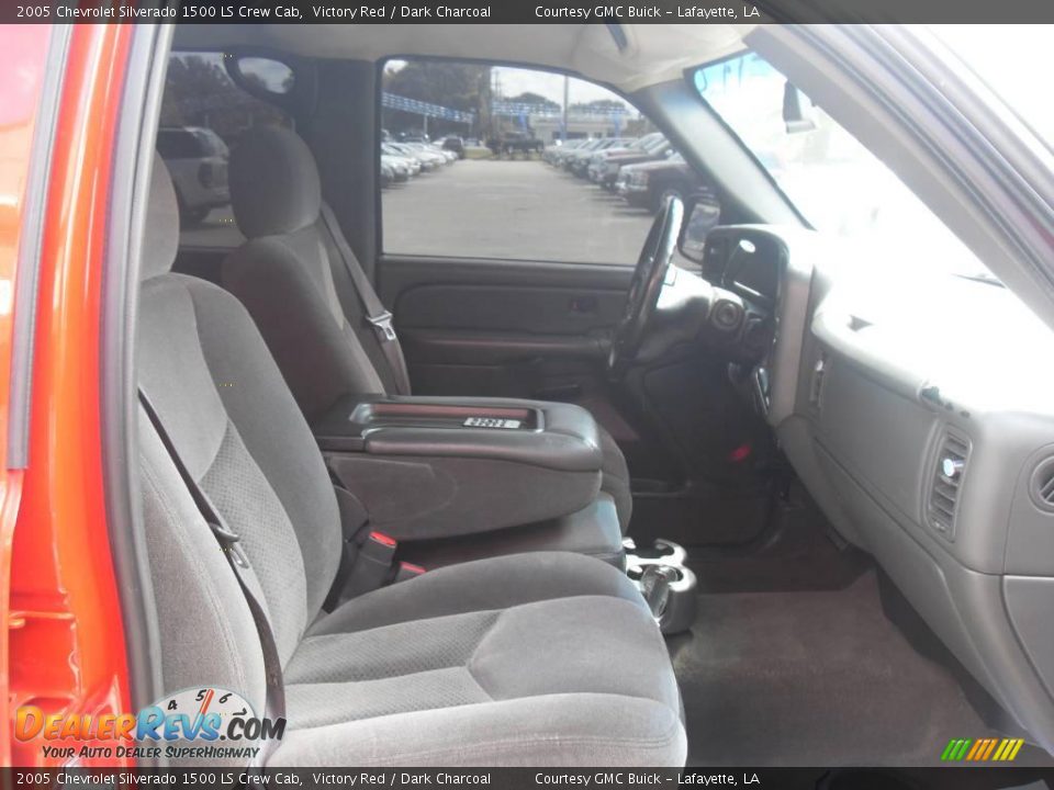 2005 Chevrolet Silverado 1500 LS Crew Cab Victory Red / Dark Charcoal Photo #9