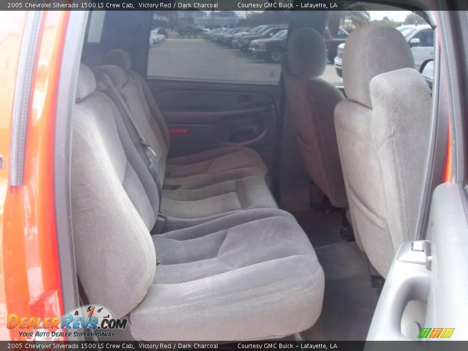 2005 Chevrolet Silverado 1500 LS Crew Cab Victory Red / Dark Charcoal Photo #11