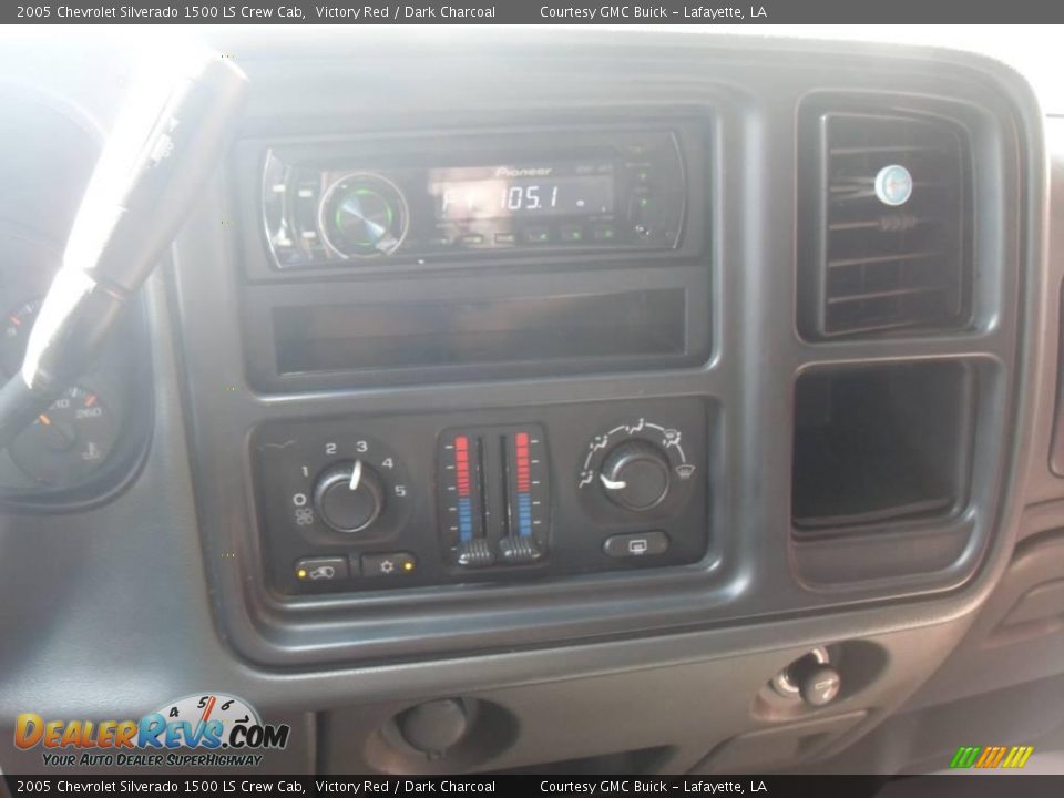 2005 Chevrolet Silverado 1500 LS Crew Cab Victory Red / Dark Charcoal Photo #15