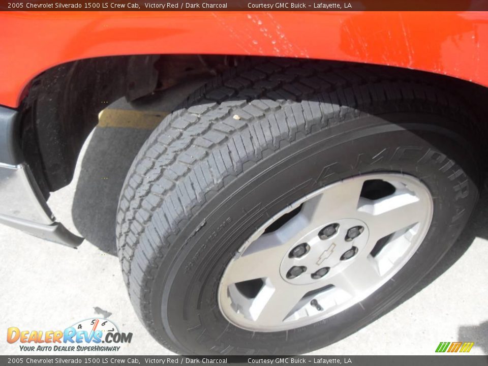 2005 Chevrolet Silverado 1500 LS Crew Cab Victory Red / Dark Charcoal Photo #16
