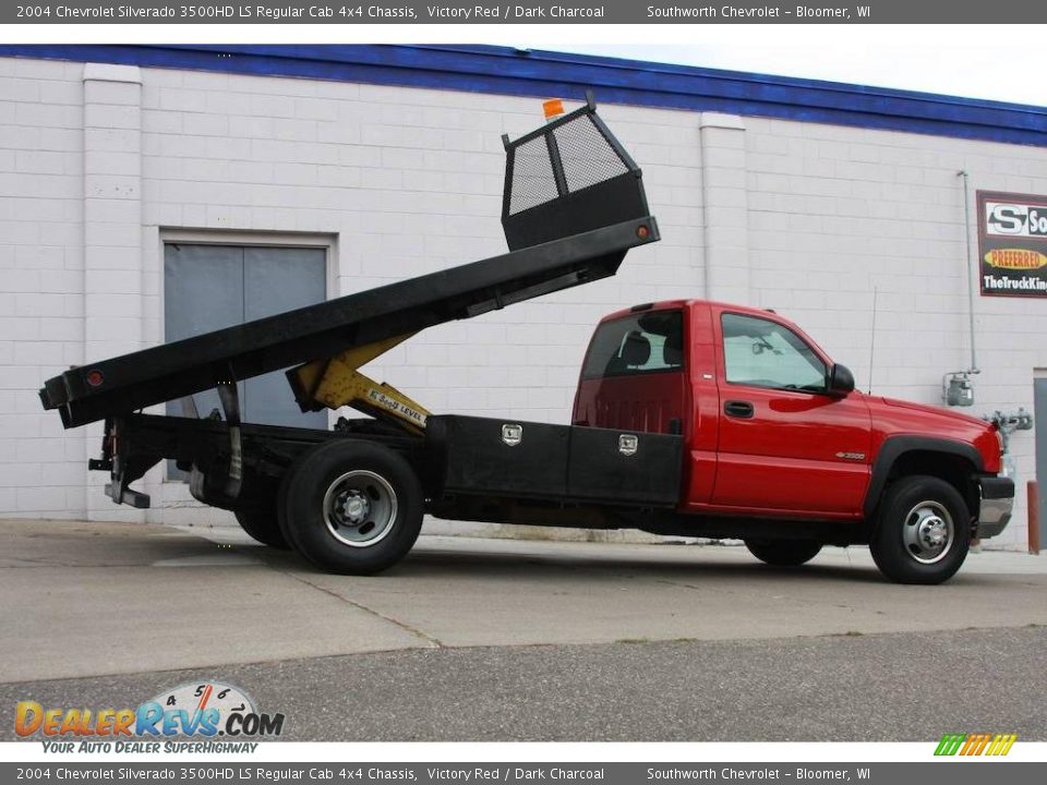 2004 Chevrolet Silverado 3500HD LS Regular Cab 4x4 Chassis Victory Red / Dark Charcoal Photo #4