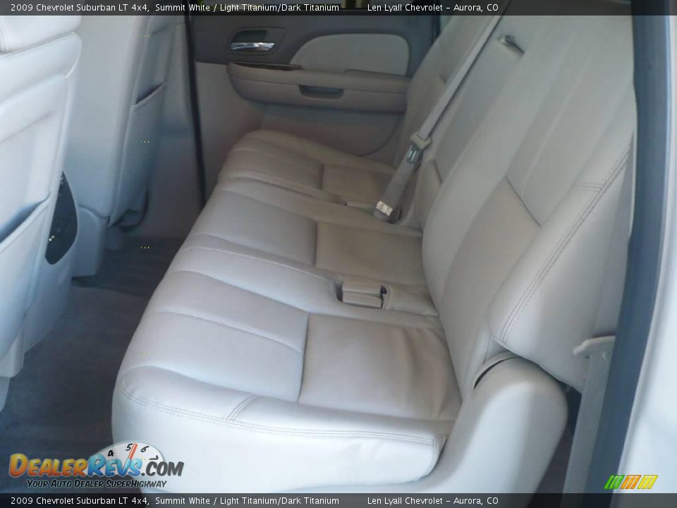 2009 Chevrolet Suburban LT 4x4 Summit White / Light Titanium/Dark Titanium Photo #10