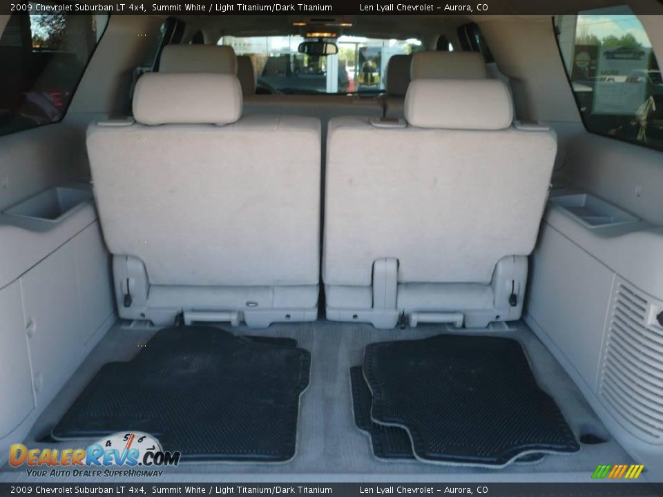 2009 Chevrolet Suburban LT 4x4 Summit White / Light Titanium/Dark Titanium Photo #11