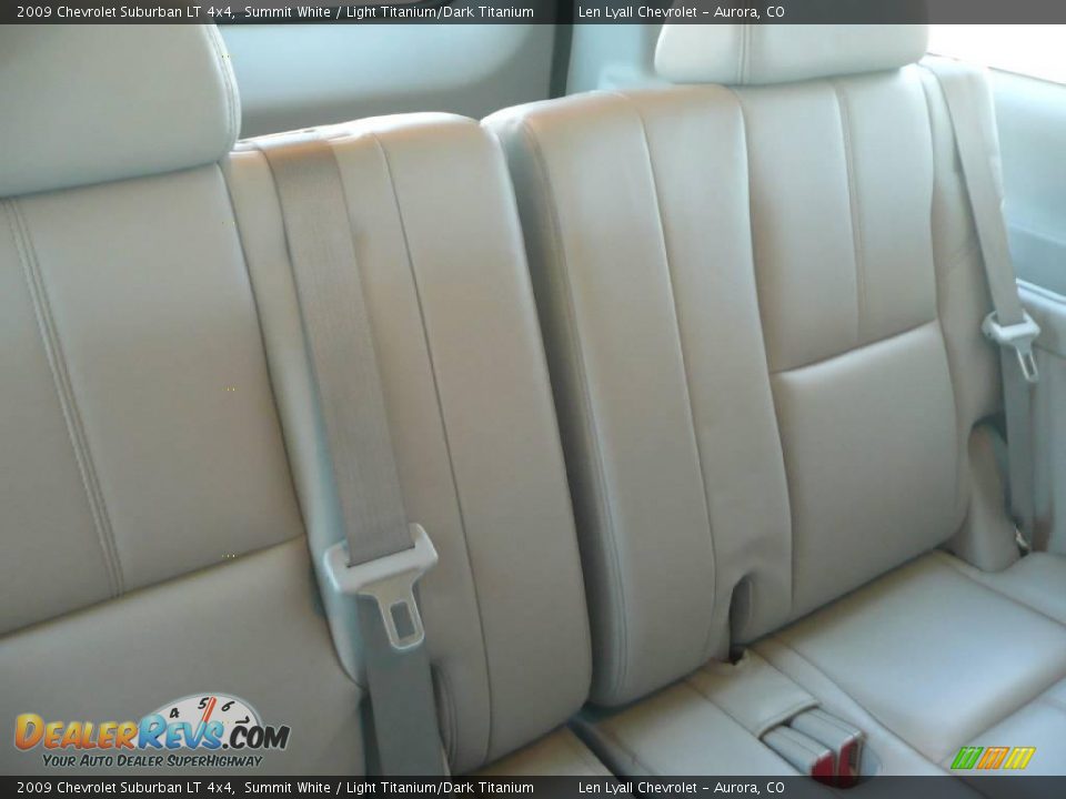 2009 Chevrolet Suburban LT 4x4 Summit White / Light Titanium/Dark Titanium Photo #18