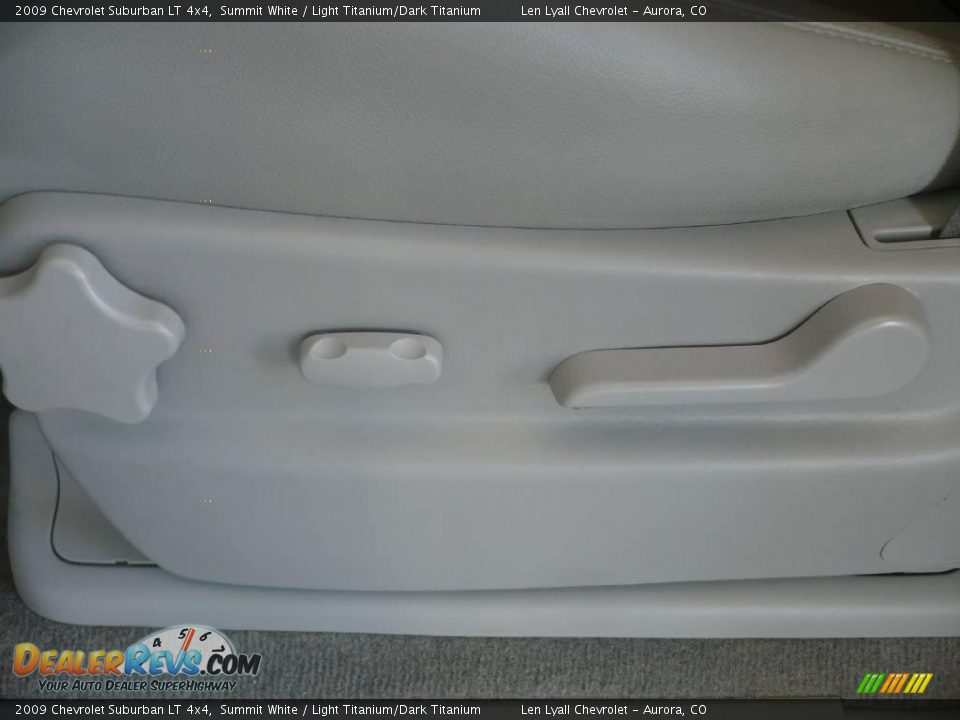 2009 Chevrolet Suburban LT 4x4 Summit White / Light Titanium/Dark Titanium Photo #29