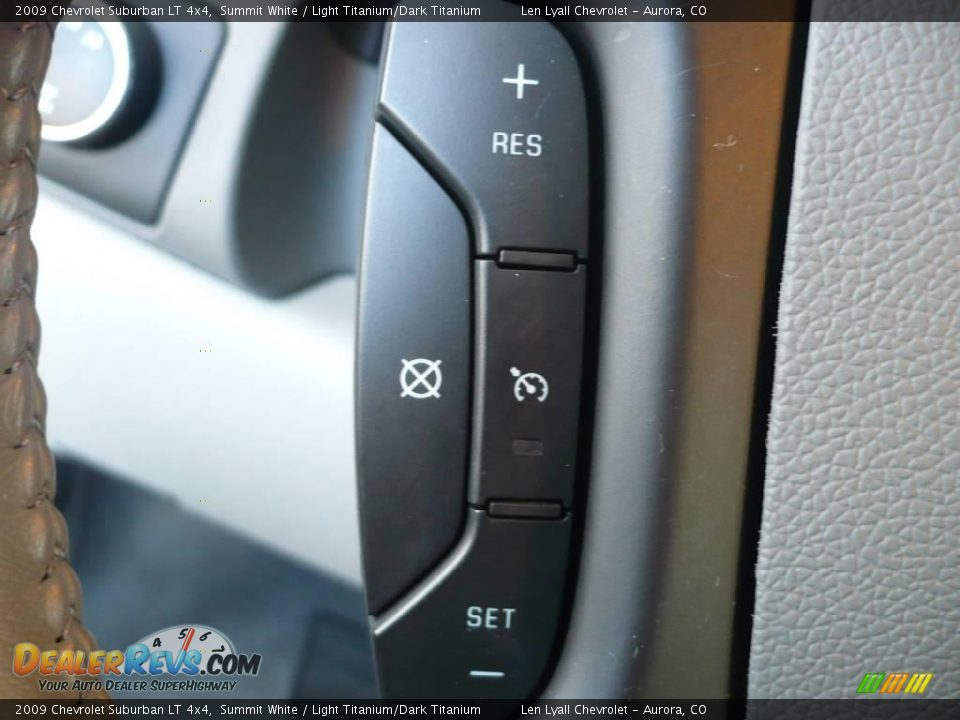 2009 Chevrolet Suburban LT 4x4 Summit White / Light Titanium/Dark Titanium Photo #31