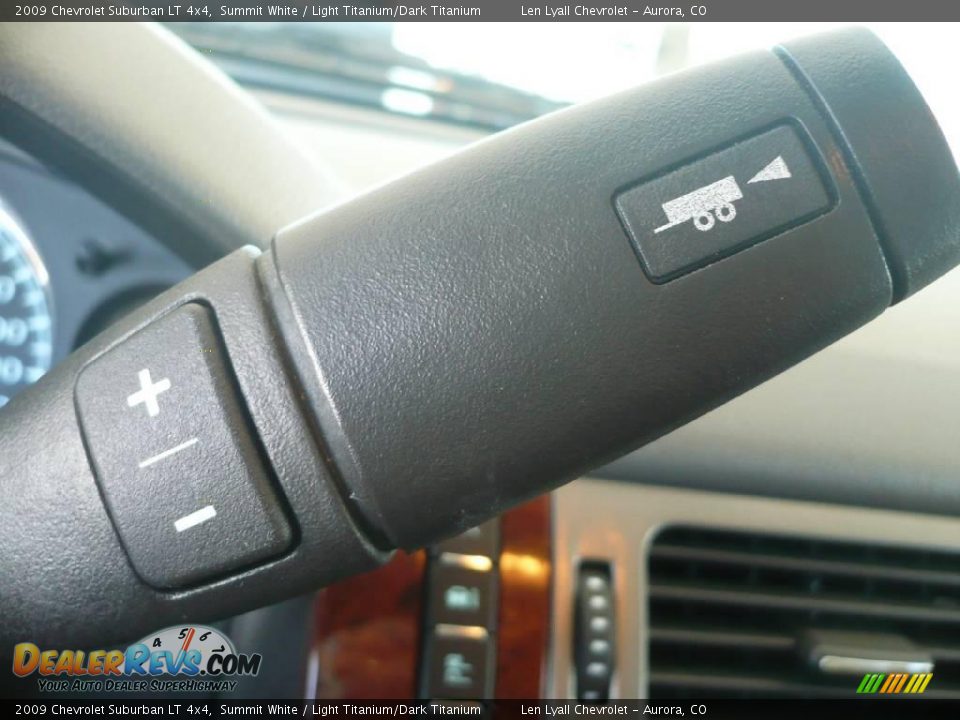 2009 Chevrolet Suburban LT 4x4 Summit White / Light Titanium/Dark Titanium Photo #33