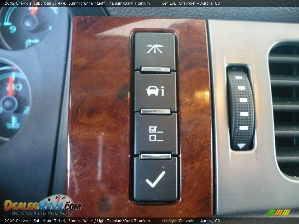 2009 Chevrolet Suburban LT 4x4 Summit White / Light Titanium/Dark Titanium Photo #34