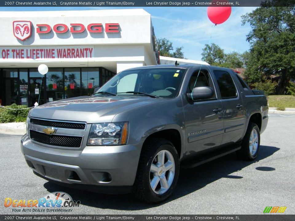 2007 Chevrolet Avalanche LS Graystone Metallic / Light Titanium/Ebony Photo #1
