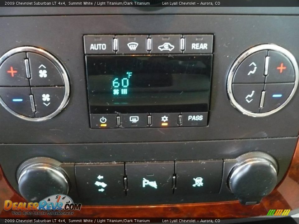 2009 Chevrolet Suburban LT 4x4 Summit White / Light Titanium/Dark Titanium Photo #36