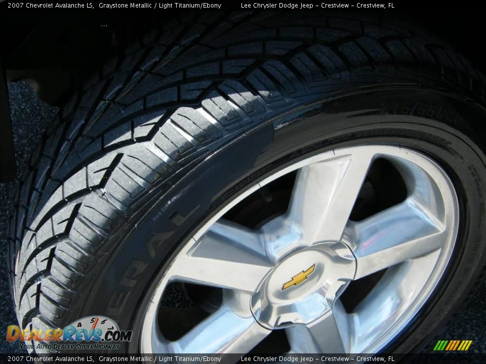 2007 Chevrolet Avalanche LS Graystone Metallic / Light Titanium/Ebony Photo #12