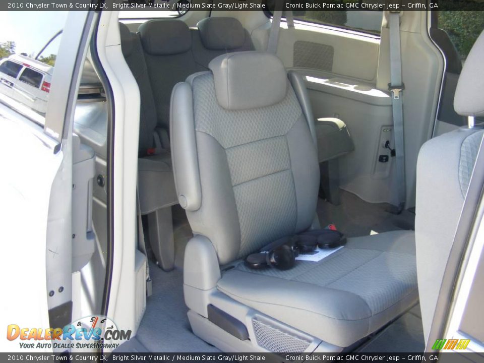 2010 Chrysler Town & Country LX Bright Silver Metallic / Medium Slate Gray/Light Shale Photo #15