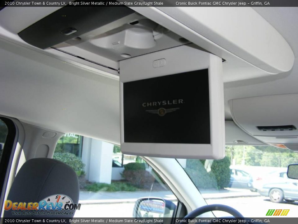 2010 Chrysler Town & Country LX Bright Silver Metallic / Medium Slate Gray/Light Shale Photo #16
