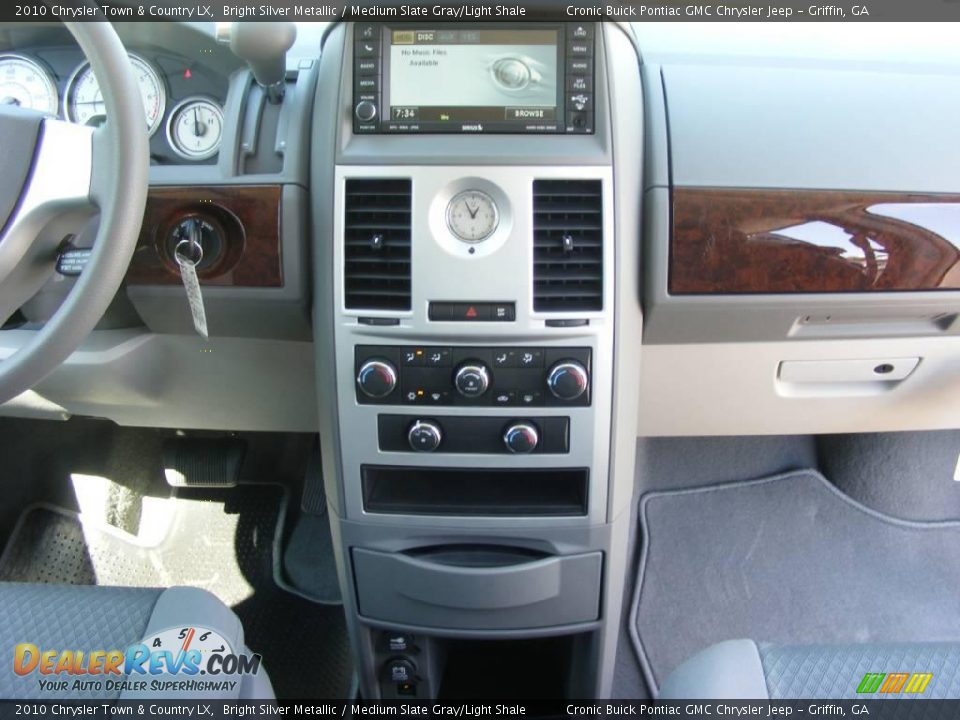 2010 Chrysler Town & Country LX Bright Silver Metallic / Medium Slate Gray/Light Shale Photo #18