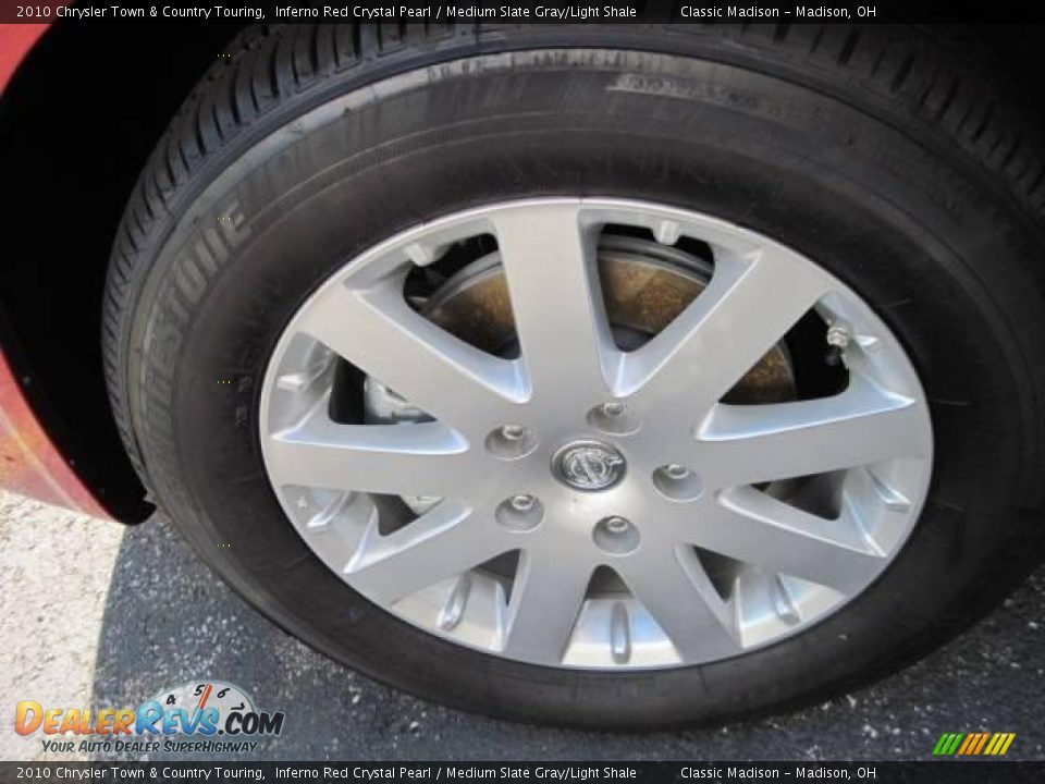 2010 Chrysler Town & Country Touring Inferno Red Crystal Pearl / Medium Slate Gray/Light Shale Photo #5