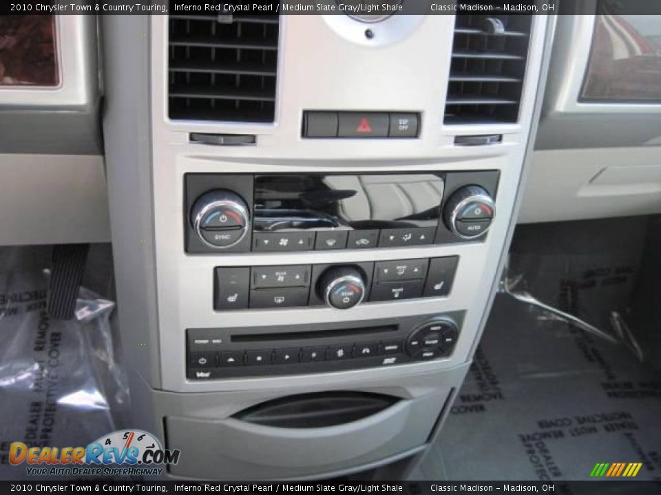 2010 Chrysler Town & Country Touring Inferno Red Crystal Pearl / Medium Slate Gray/Light Shale Photo #8