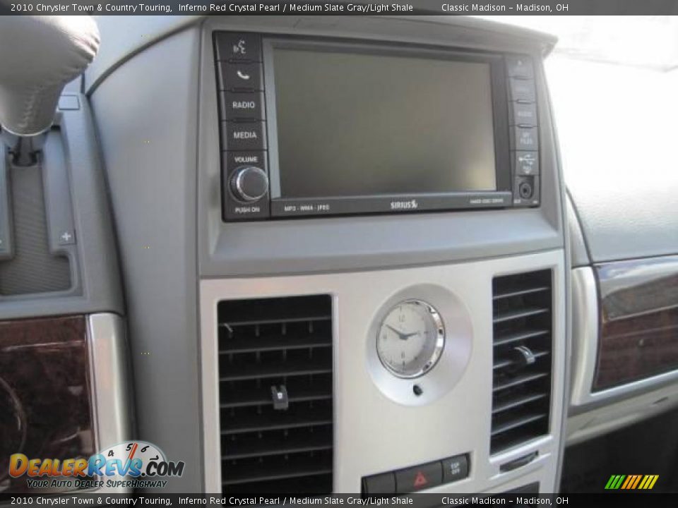 2010 Chrysler Town & Country Touring Inferno Red Crystal Pearl / Medium Slate Gray/Light Shale Photo #9