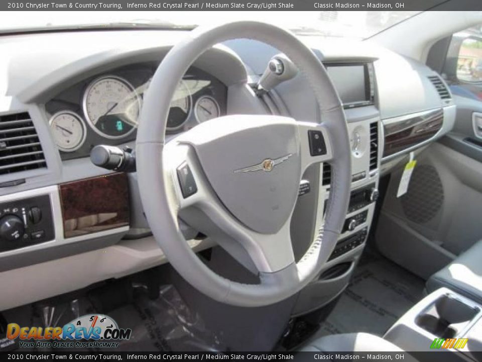 2010 Chrysler Town & Country Touring Inferno Red Crystal Pearl / Medium Slate Gray/Light Shale Photo #10