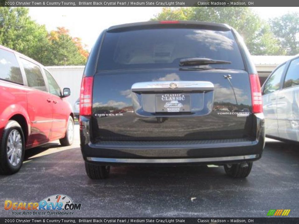 2010 Chrysler Town & Country Touring Brilliant Black Crystal Pearl / Medium Slate Gray/Light Shale Photo #4