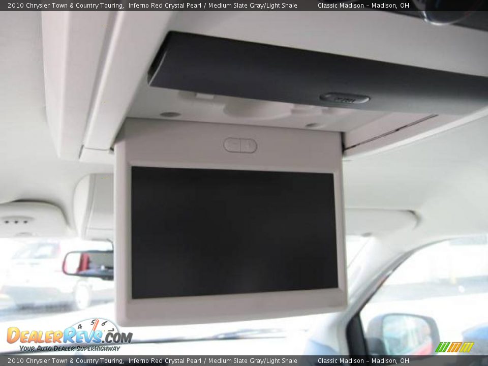 2010 Chrysler Town & Country Touring Inferno Red Crystal Pearl / Medium Slate Gray/Light Shale Photo #11