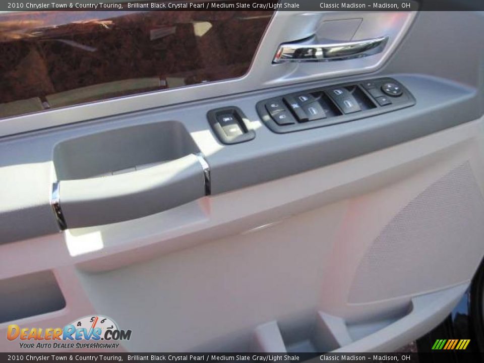 2010 Chrysler Town & Country Touring Brilliant Black Crystal Pearl / Medium Slate Gray/Light Shale Photo #6